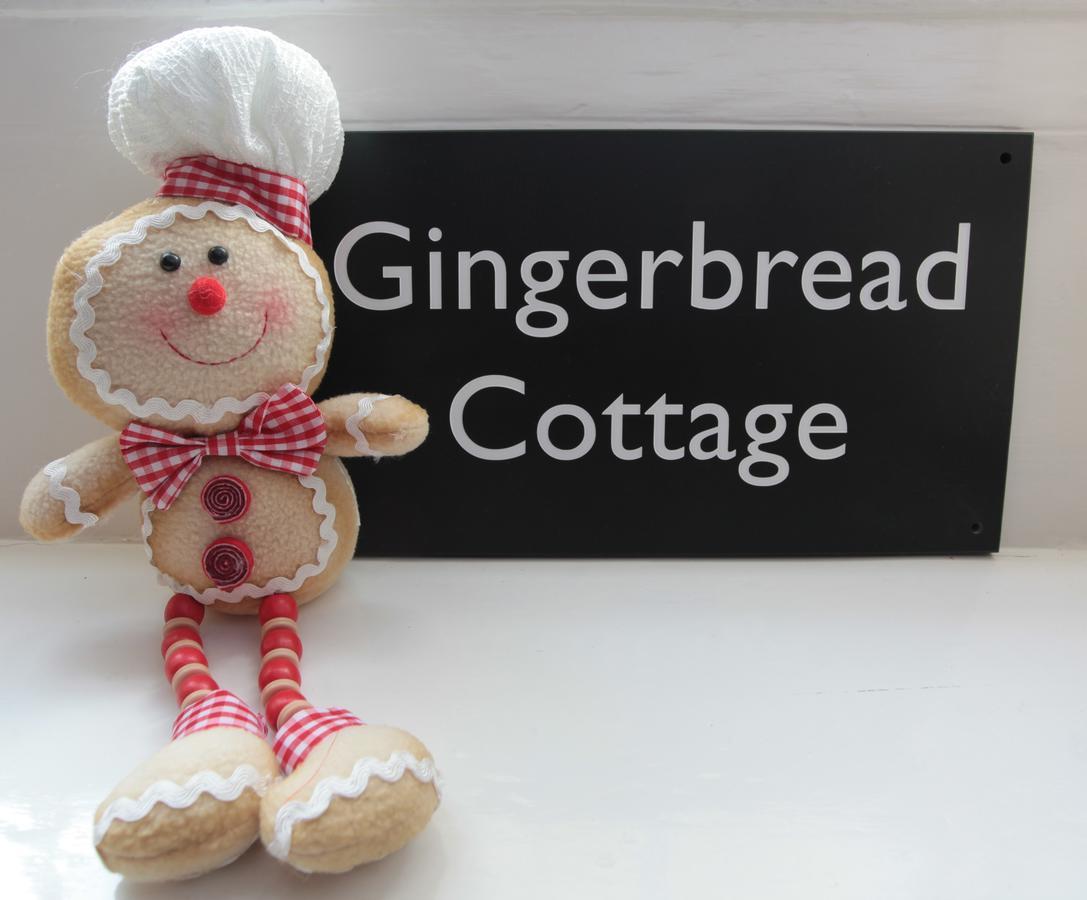 Chideock Gingerbread Cottage מראה חיצוני תמונה
